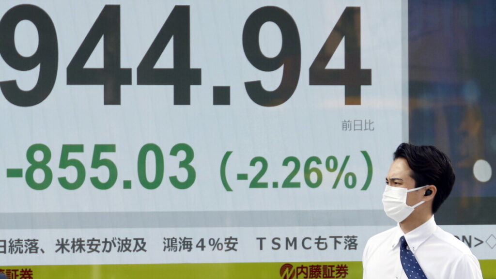 "Mercato azionario di Tokyo in calo del 3,02% all'apertura delle contrattazioni"