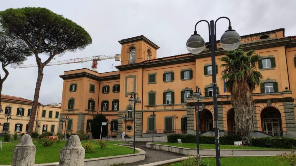 Morto a Roma il 13enne colpito alla testa da un proiettile mentre maneggiava una pistola