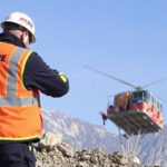 "Incidente mortale a Soresina: operaio di 35 anni schiacciato da escavatore in cantiere."
