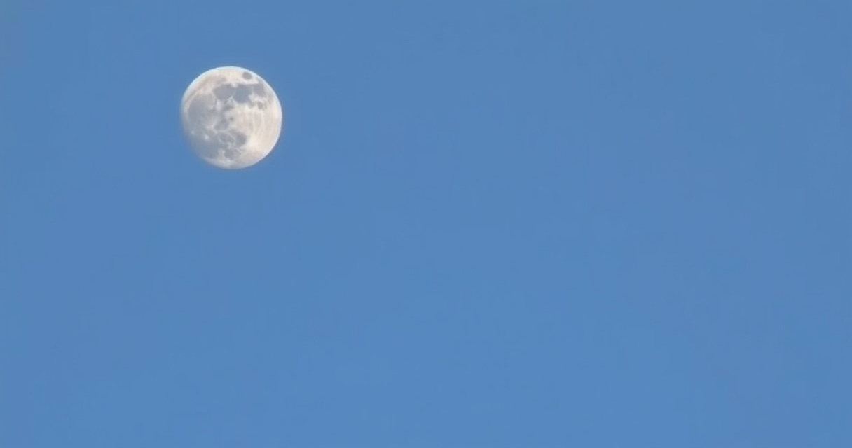 "Immagine della Luna dei fiori di maggio che brilla nel cielo il 12 maggio, simbolo di bellezza e natura."