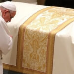 "Sepoltura Papa Francesco Santa Maria Maggiore: dettagli sulla scelta del Pontefice"