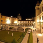 ALT: "Monreale, testimonianza di un sopravvissuto racconta il caos di un evento drammatico senza risse."