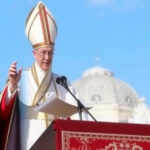 "Papa Francesco è morto alle 7:35, annuncio di lutto del cardinale Farrell per la Chiesa."