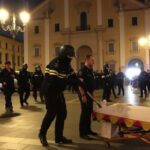 "Immagine della piazza a Monreale, scena della sparatoria che ha causato tre giovani morti e due feriti dopo una rissa."