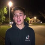 ALT: "Giovane testimone su TikTok racconta la violenta lite che ha portato alla strage di Monreale."