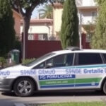 "Arresto a Catania: cani poliziotto scoprono cocaina nel giardino di un 59enne spacciatore."