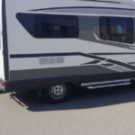"Due giovani arrestati a Piombino per tentato furto e danneggiamento camper turistico"