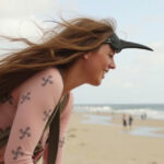 "Esplorazione del film Bird di Andrea Arnold: tematiche, stile visivo e il viaggio di Bailey."