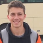 ALT: "Tragedia a Reggio Emilia: giovane di 21 anni investito da autobus al primo giorno di lavoro."