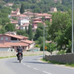 "35enne accoltellato durante rapina a Tor San Lorenzo, rapinatori in fuga"