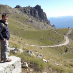 ALT: "Cristian Brenna, arrampicatore di fama, tragicamente scomparso sul Monte Biaina."