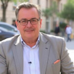 "Alberto Matano omaggia Claudia Adamo, stimata professionista Rai scomparsa prematuramente."