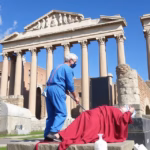"Due operai feriti gravemente a Pompei dopo caduta da braccio meccanico di 15 metri."