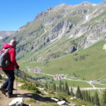 "Escursionista tedesca tragicamente deceduta in Valle d'Aosta dopo una caduta di cento metri."