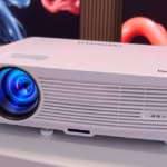 "Proiettore 4K S7 Ultra Max di Dangbei con 6.200 lumen presentato all'IFA 2025 di Berlino."