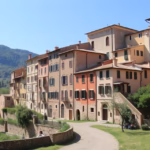 "Filcams Cgil denuncia precarietà lavorativa e mancanza di strategia turistica in Umbria."