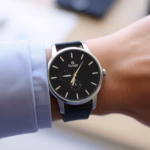 "Nuovo design interfaccia utente di Google Orologio migliora usabilità e funzionalità."