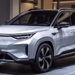 "Jaecoo E5 SUV elettrico 204 CV, 400 km autonomia, innovativa funzione V2L."
