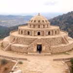 "Scoperte archeologiche a Mendik Tepe in Turchia che rivelano nuove informazioni sulle prime civiltà umane."