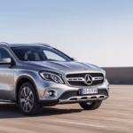 "Mercedes GLA 2026: novità su versioni ibride ed elettriche nel settore auto."