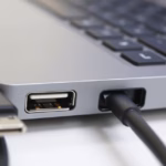 "Microsoft annuncia nuove linee guida per ottimizzare l'uso delle porte USB-C nei computer."