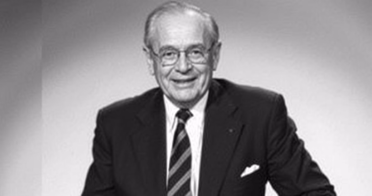 "Immagine di Pippo Baudo, icona della TV italiana, scomparso a 89 anni, simbolo di talento e innovazione."