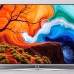 "Display Samsung Moving Style Edge 4K: eleganza e versatilità per la casa moderna."