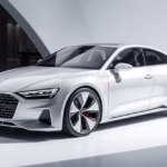 ALT: "Audi Concept C: design innovativo e stile all'avanguardia nel nuovo manifesto di Audi."