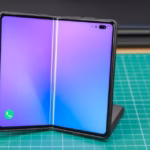 "JerryRigEverything analizza il Galaxy Z Fold7 smontando il display pieghevole per testarne la resistenza e la qualità."