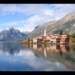 "Isola Santa, borgo di pietra tra le Alpi Apuane, riflesso nel lago"